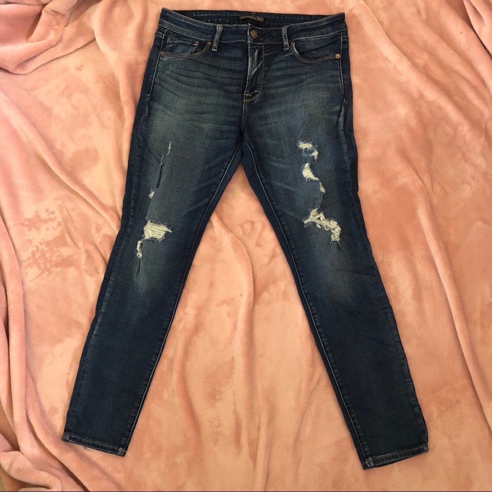 Abercrombie & Fitch Signature collection jeans 10